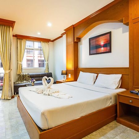 Oyo 739 Presley Guesthouse Phuket Patong Bagian luar foto