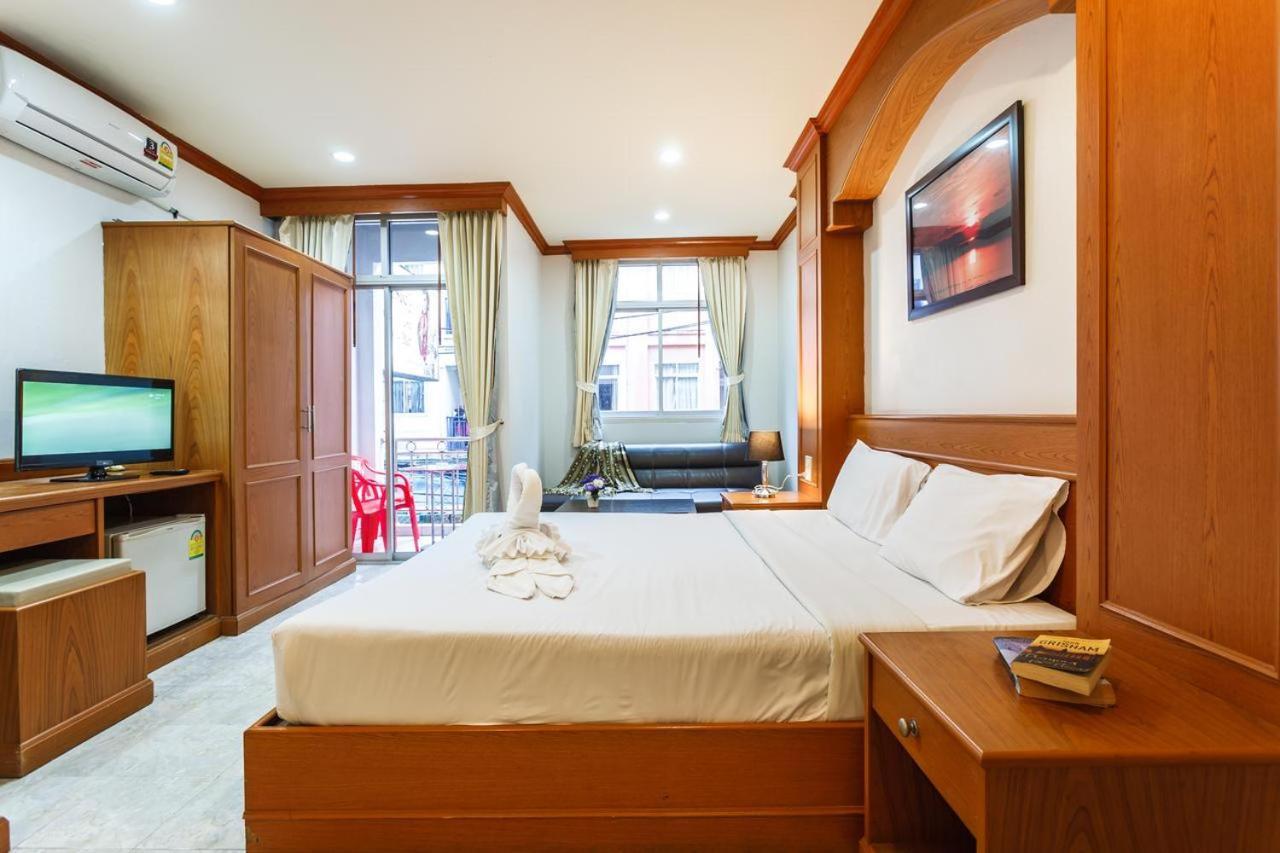 Oyo 739 Presley Guesthouse Phuket Patong Bagian luar foto